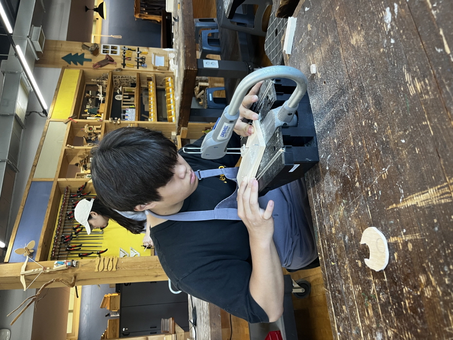 250725 중고등부 목공수업 (15).jpg