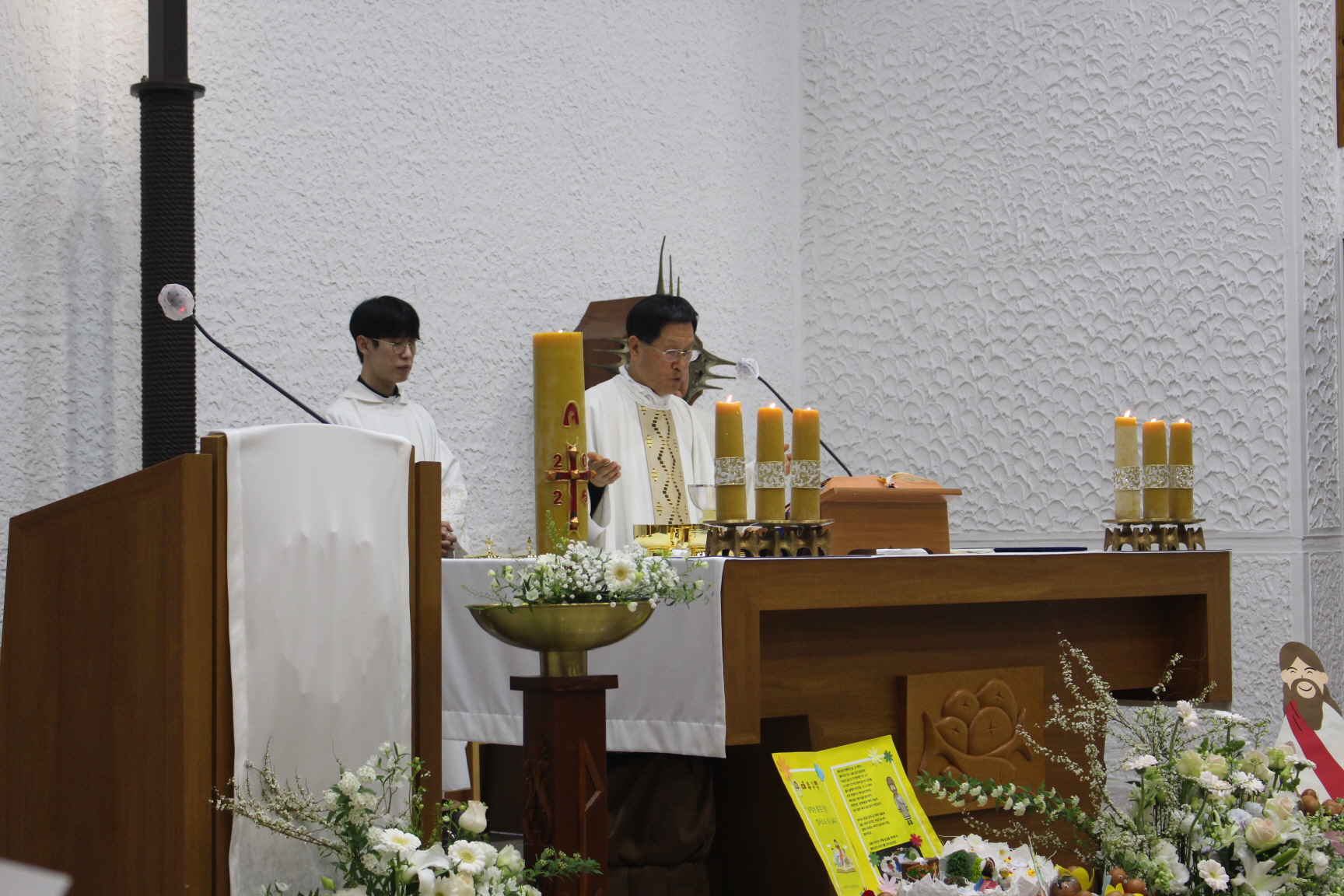 2504119 파스카성야_4성찬전례 (13).JPG