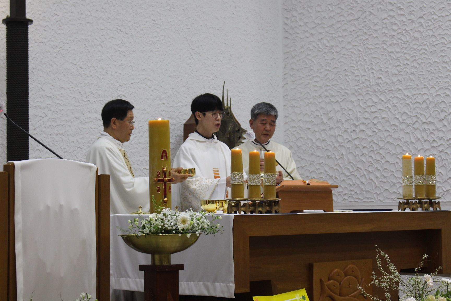 2504119 파스카성야_4성찬전례 (16).JPG