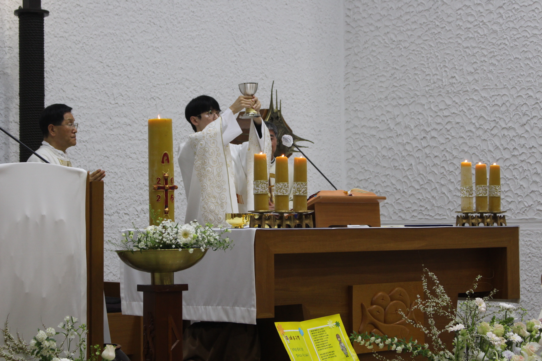 2504119 파스카성야_4성찬전례 (12).JPG