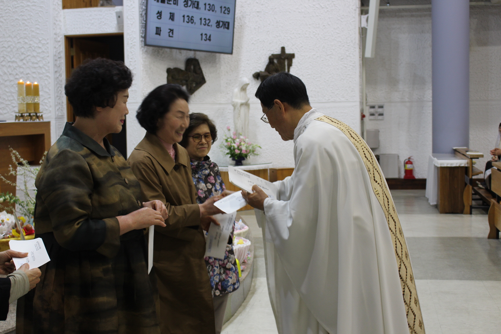 2504119 파스카성야_5부활계란시상식 (6).JPG