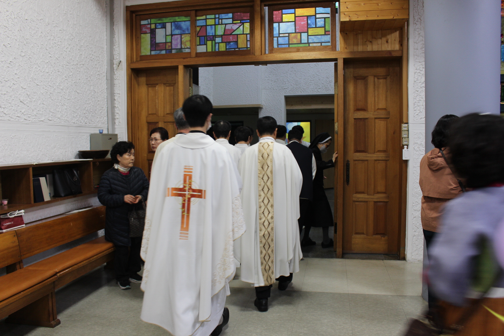 2504119 파스카성야_6행렬퇴장 (6).JPG