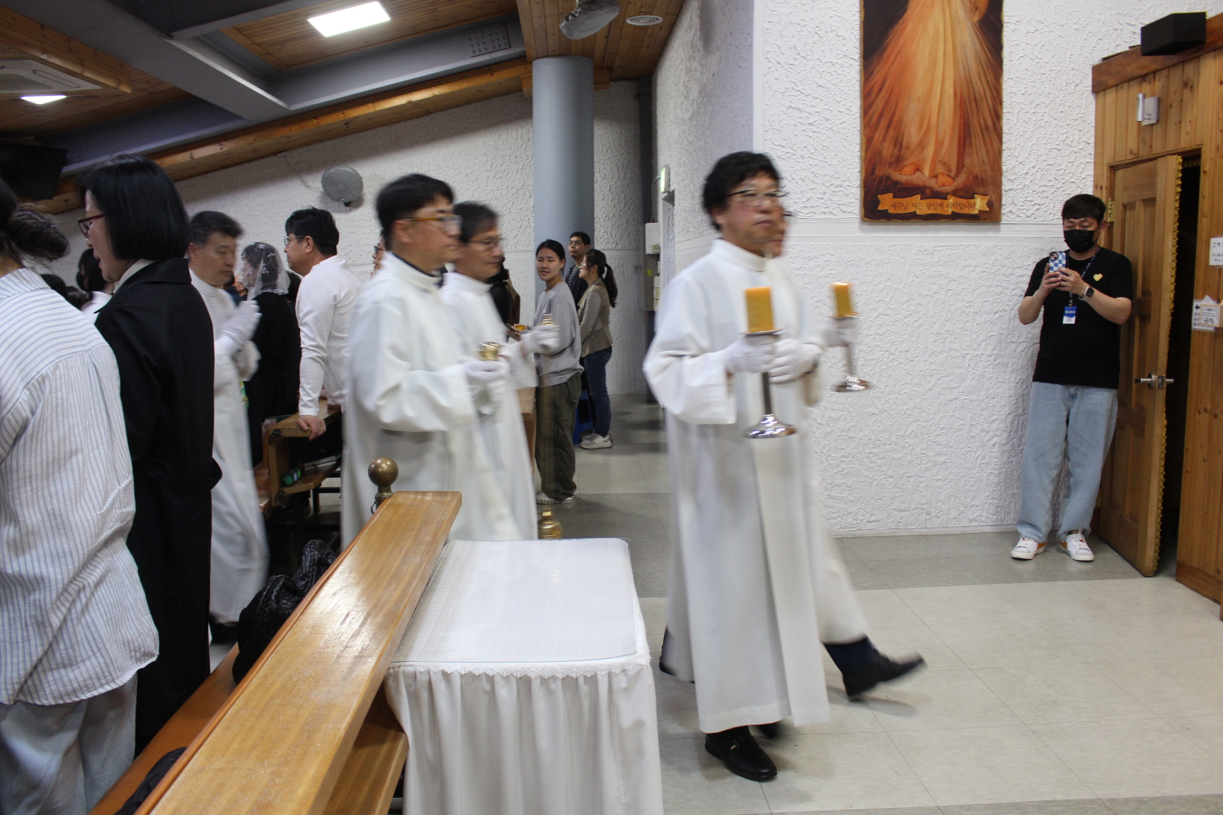 2504119 파스카성야_6행렬퇴장 (4).JPG