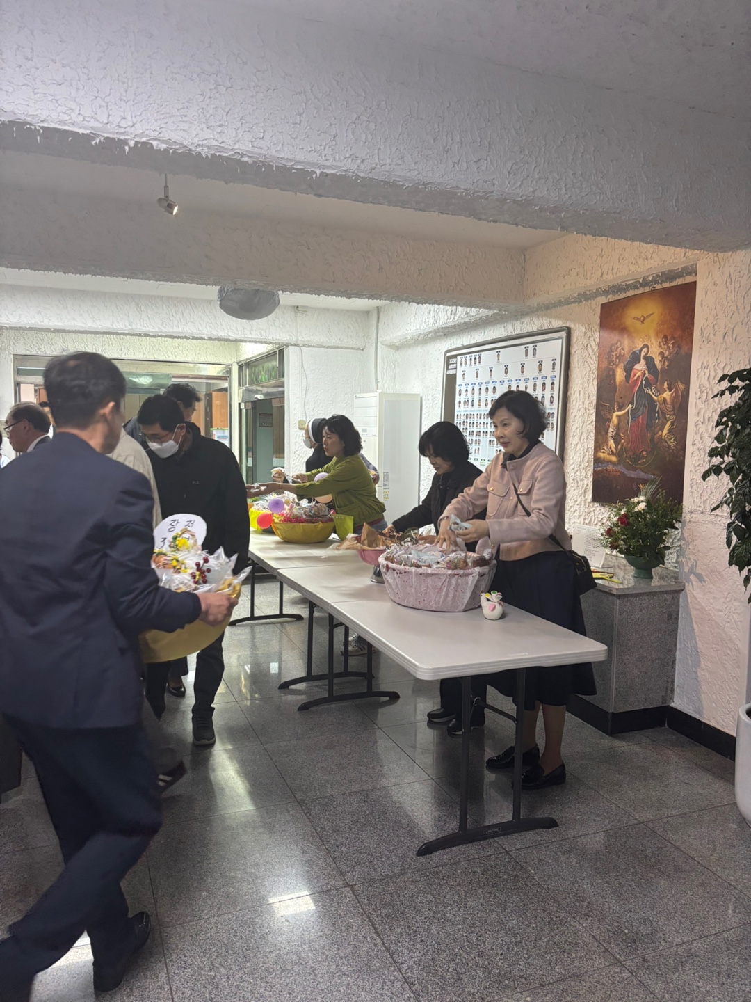 2504119 파스카성야_7미사후 부활계란 (7).jpg