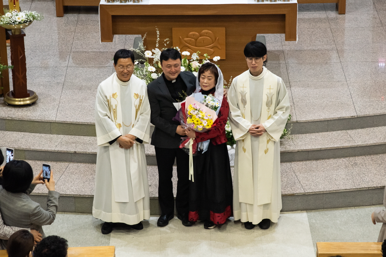 250420 세례식_사진(개인위) (6).jpg