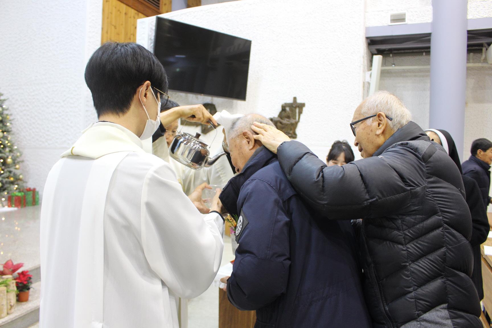 251225 세례식 (24).JPG