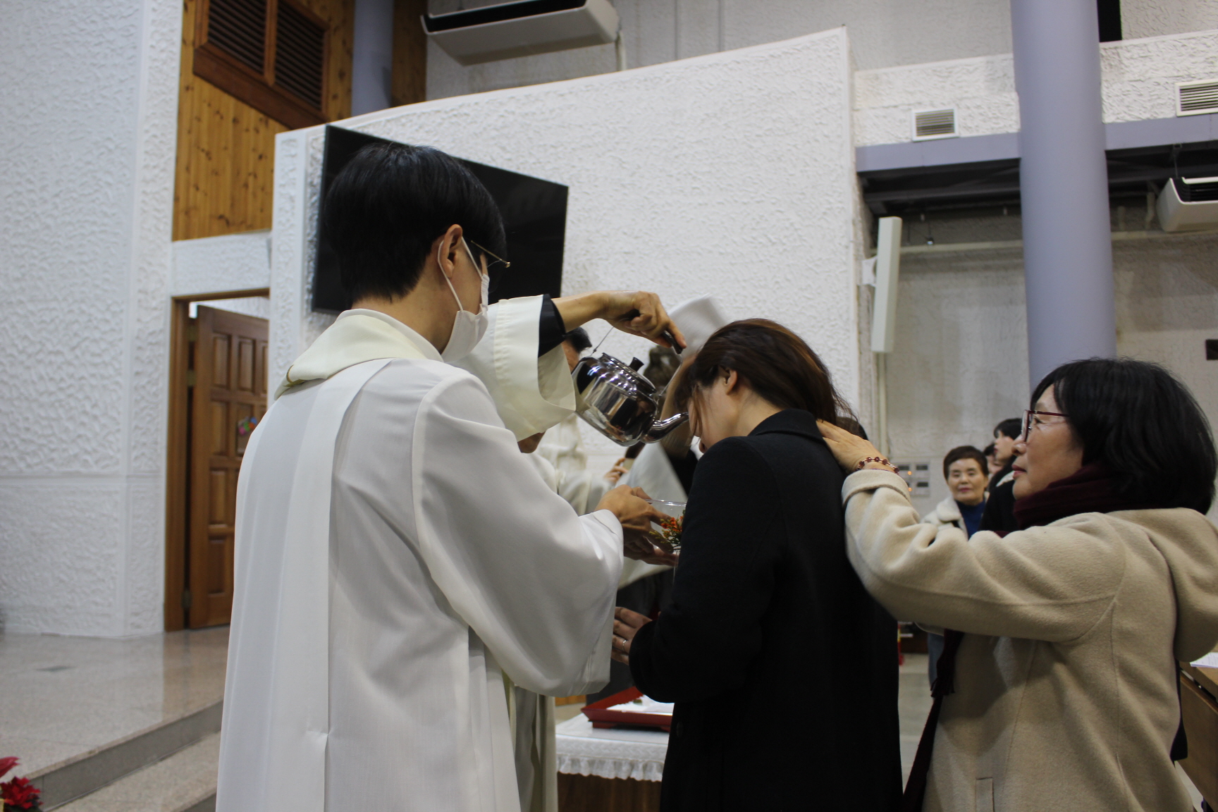 251225 세례식 (20).JPG