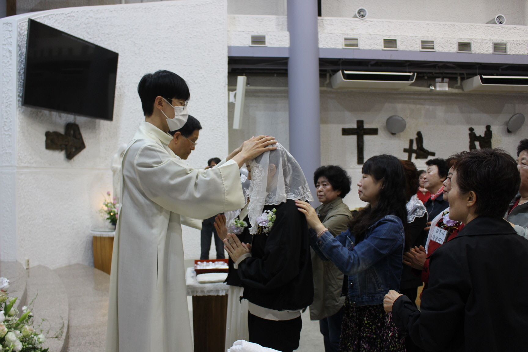 250420 세례식_안수 (8).JPG