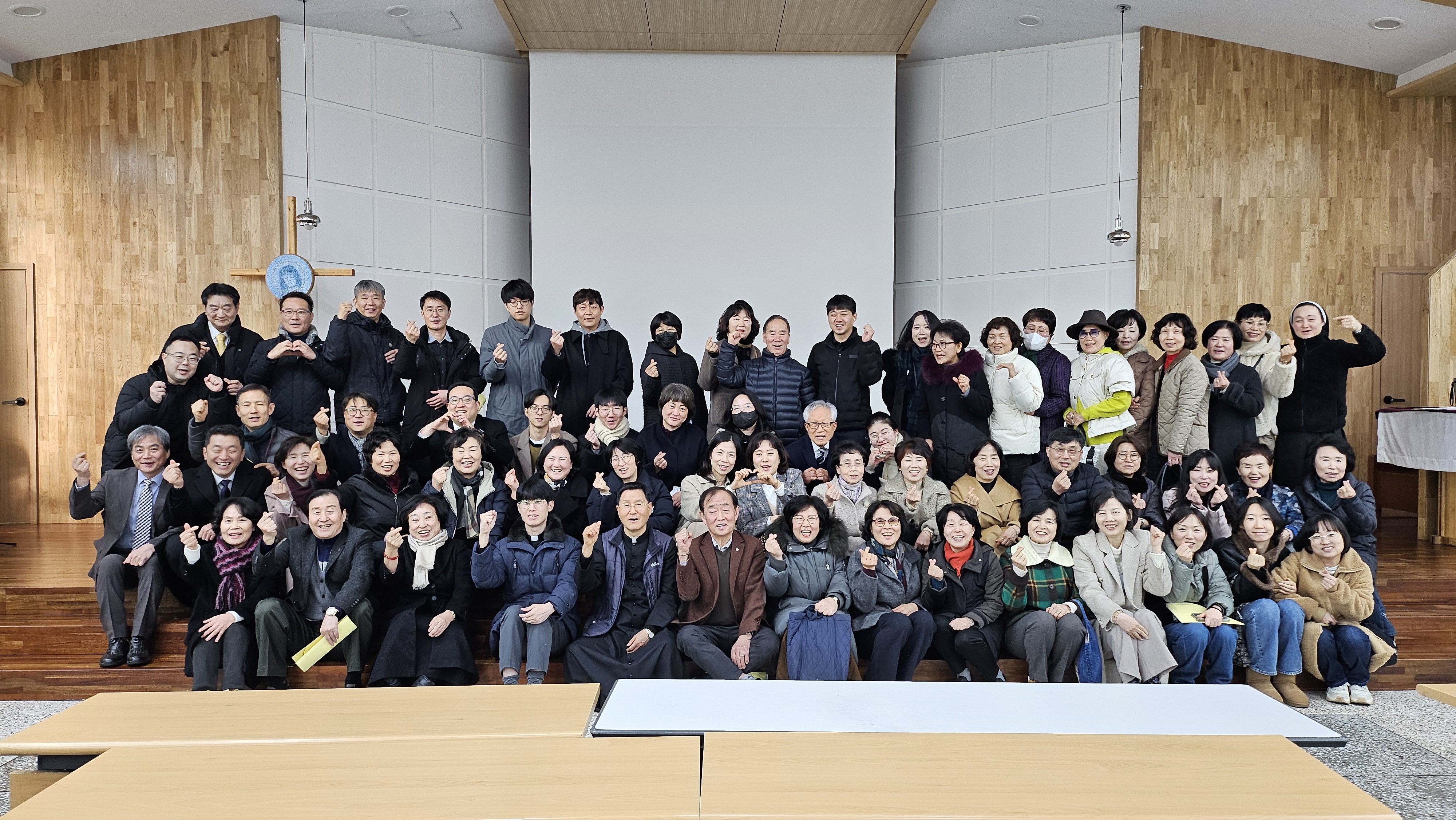 250120_총회 단체사진 (5).jpg