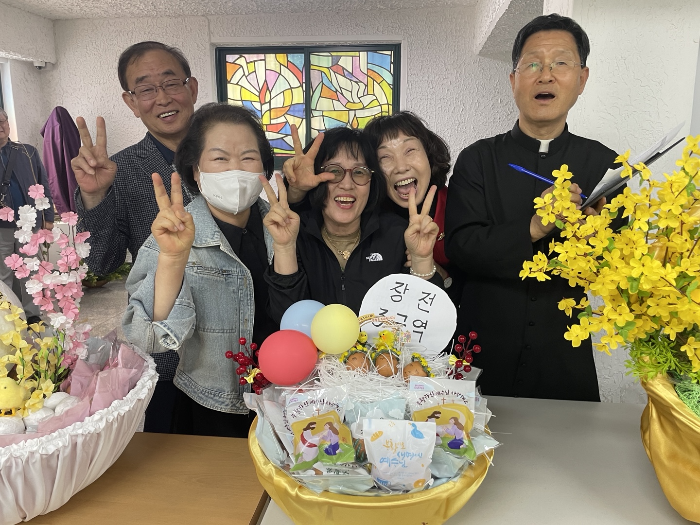 250419 부활계란전시 행사 (21).jpg