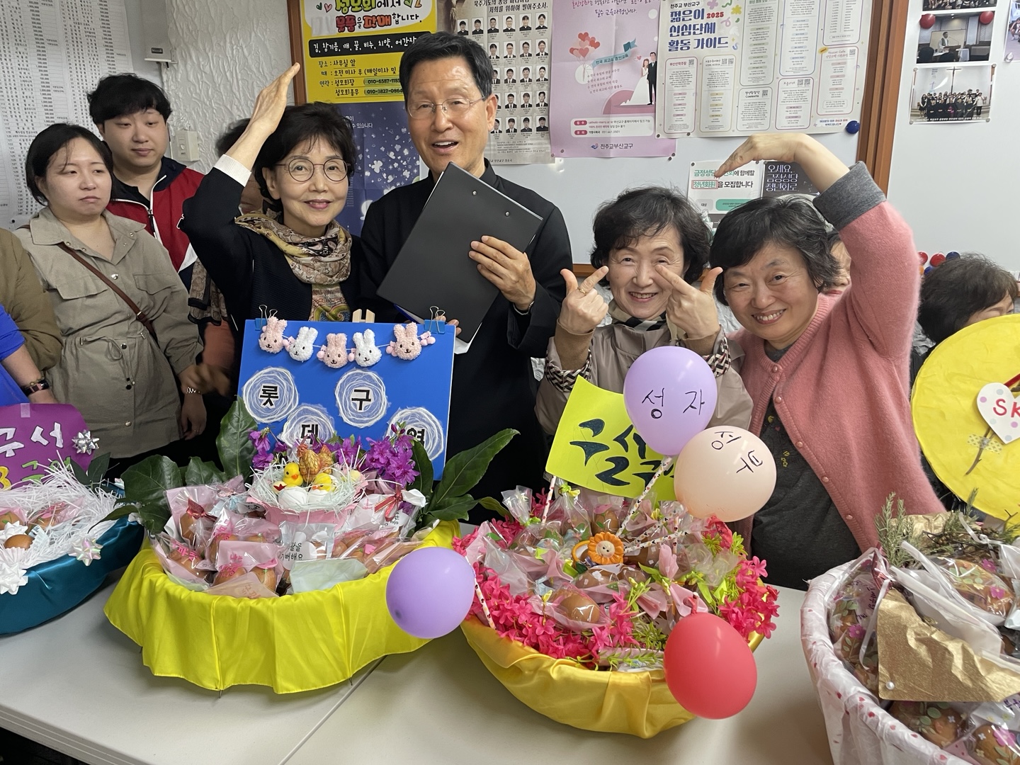 250419 부활계란전시 행사 (17).jpg