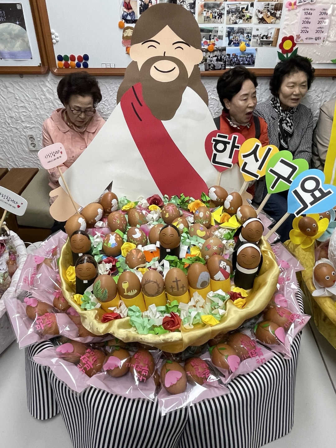 250419 부활계란전시 (5).jpg