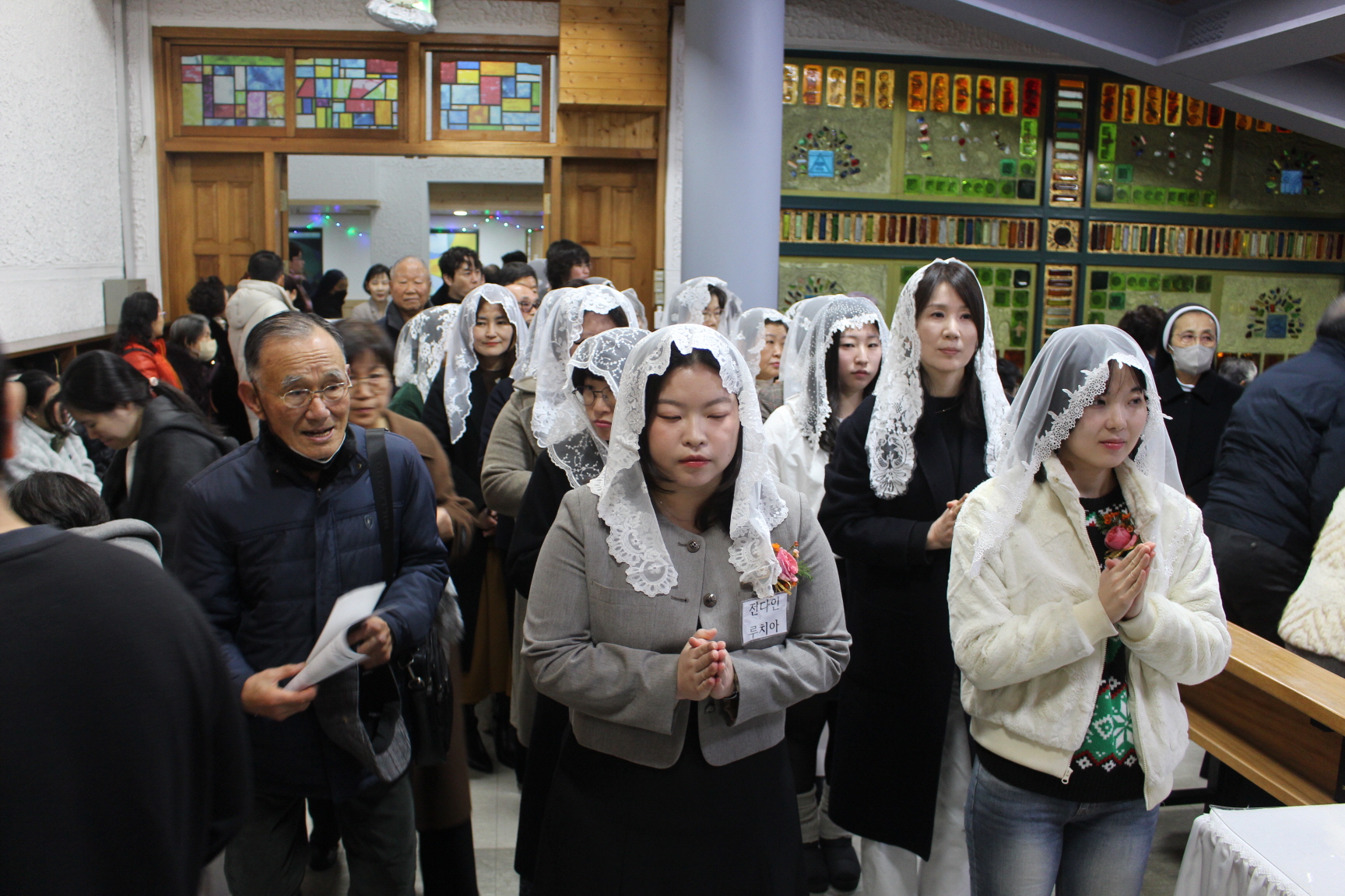 251225 성탄대축일 낮미사_입당 (5).JPG