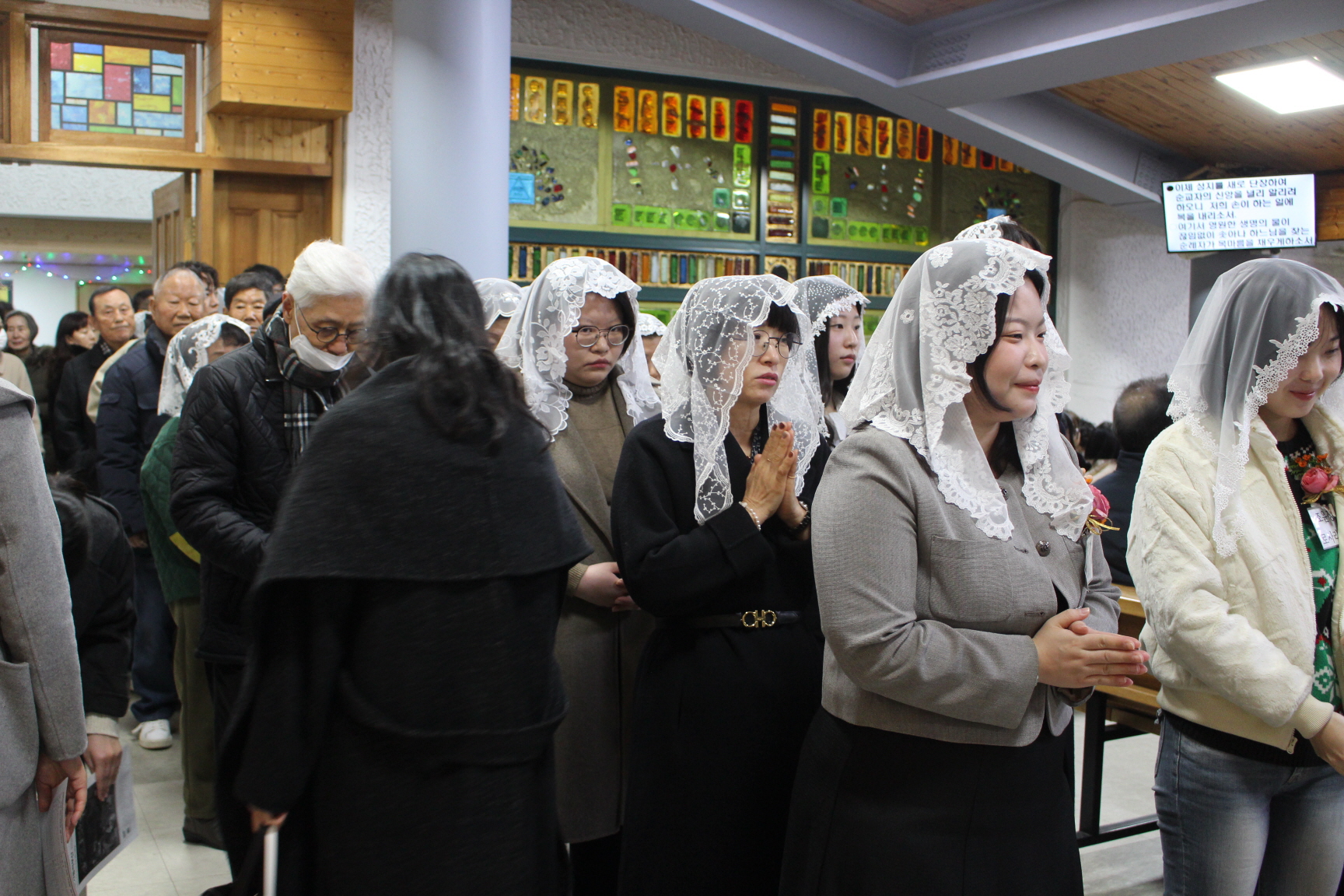 251225 성탄대축일 낮미사_입당 (3).JPG