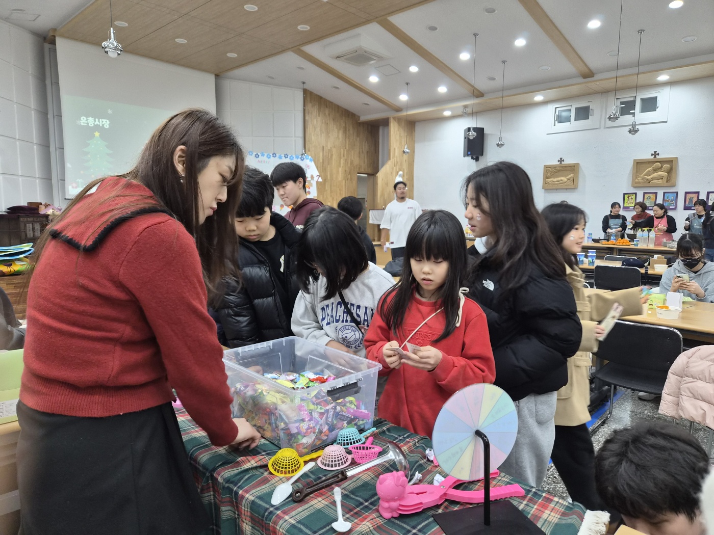 251220 성탄제_은총시장 (23).jpg