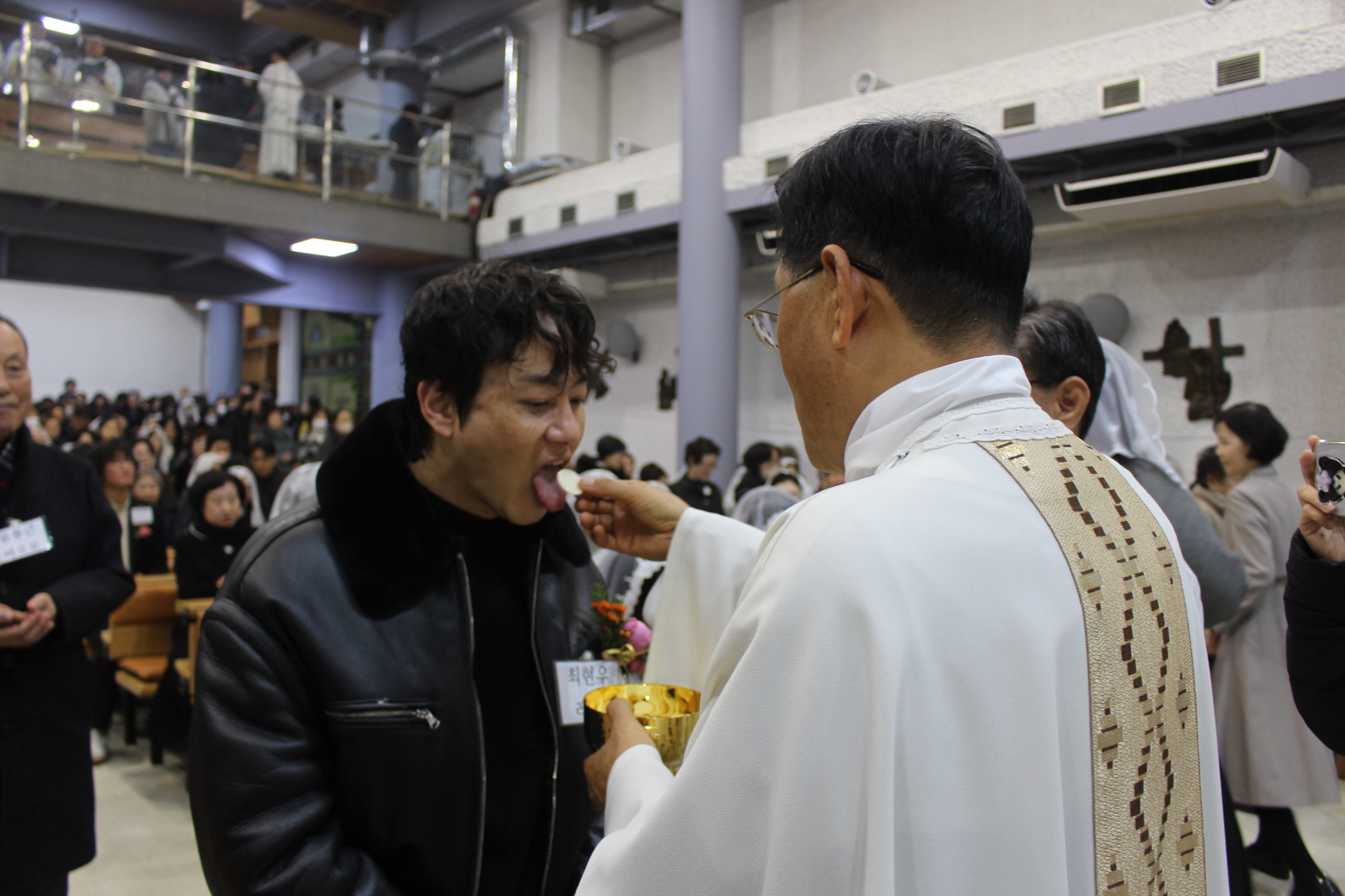 251225 성탄대축일 낮미사_첫영성체 (15).JPG