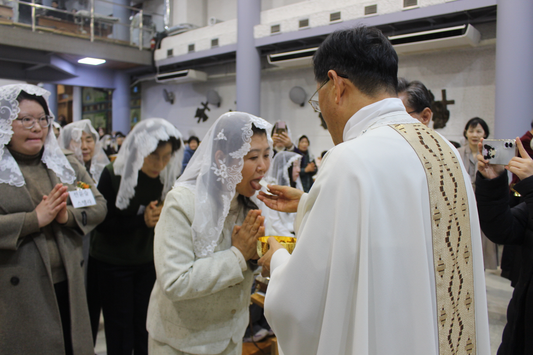 251225 성탄대축일 낮미사_첫영성체 (4).JPG