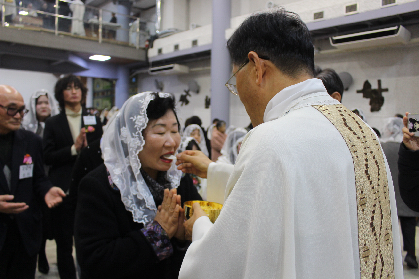 251225 성탄대축일 낮미사_첫영성체 (9).JPG