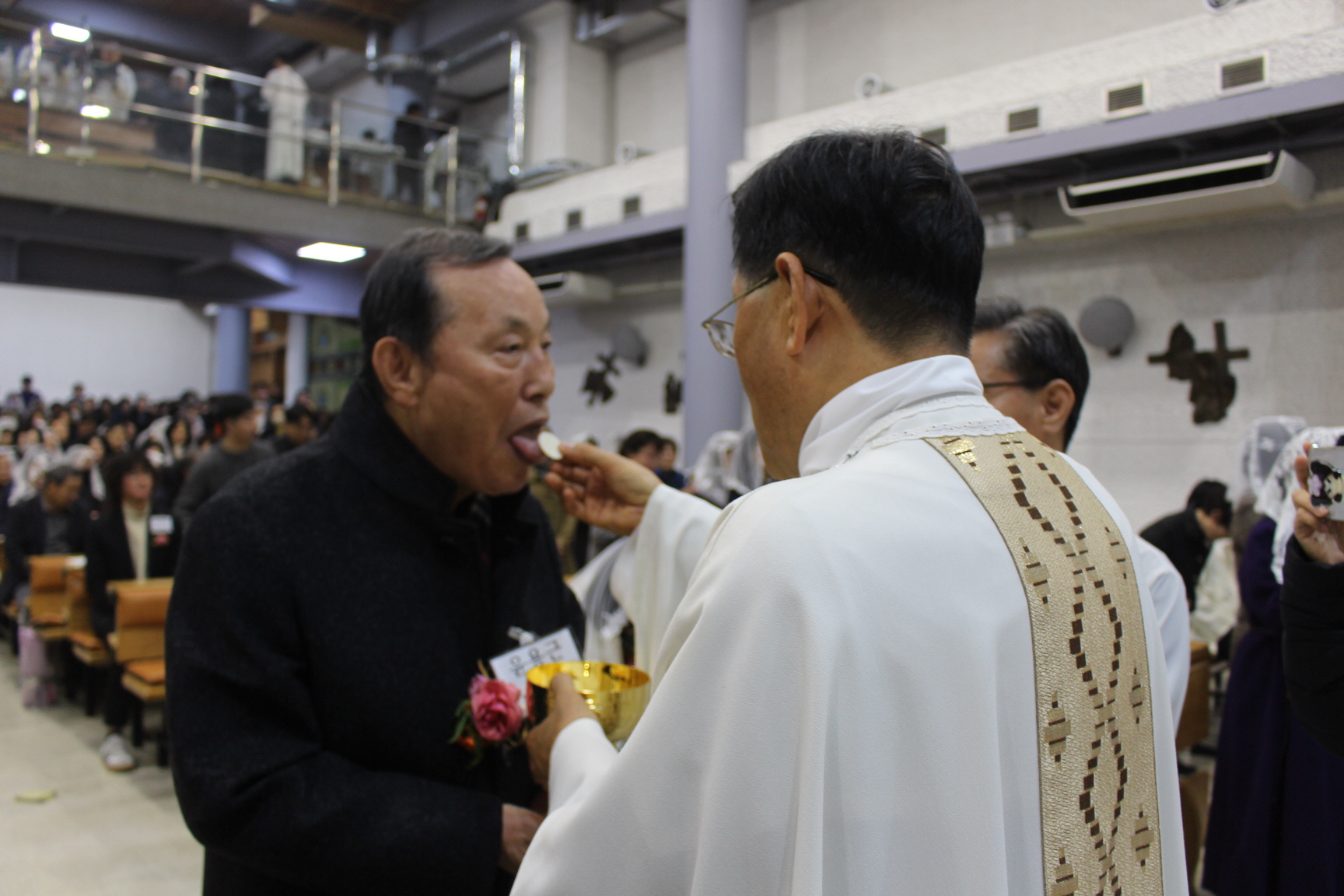 251225 성탄대축일 낮미사_첫영성체 (1).JPG
