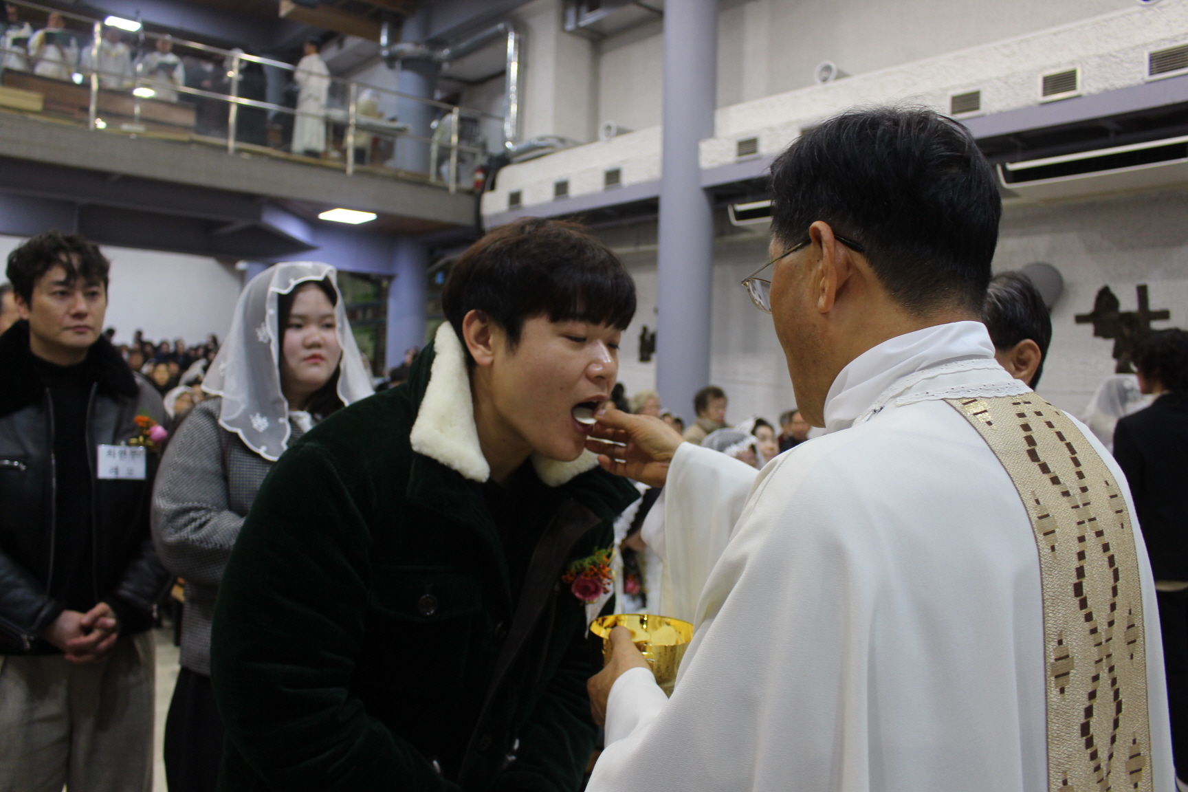 251225 성탄대축일 낮미사_첫영성체 (13).JPG