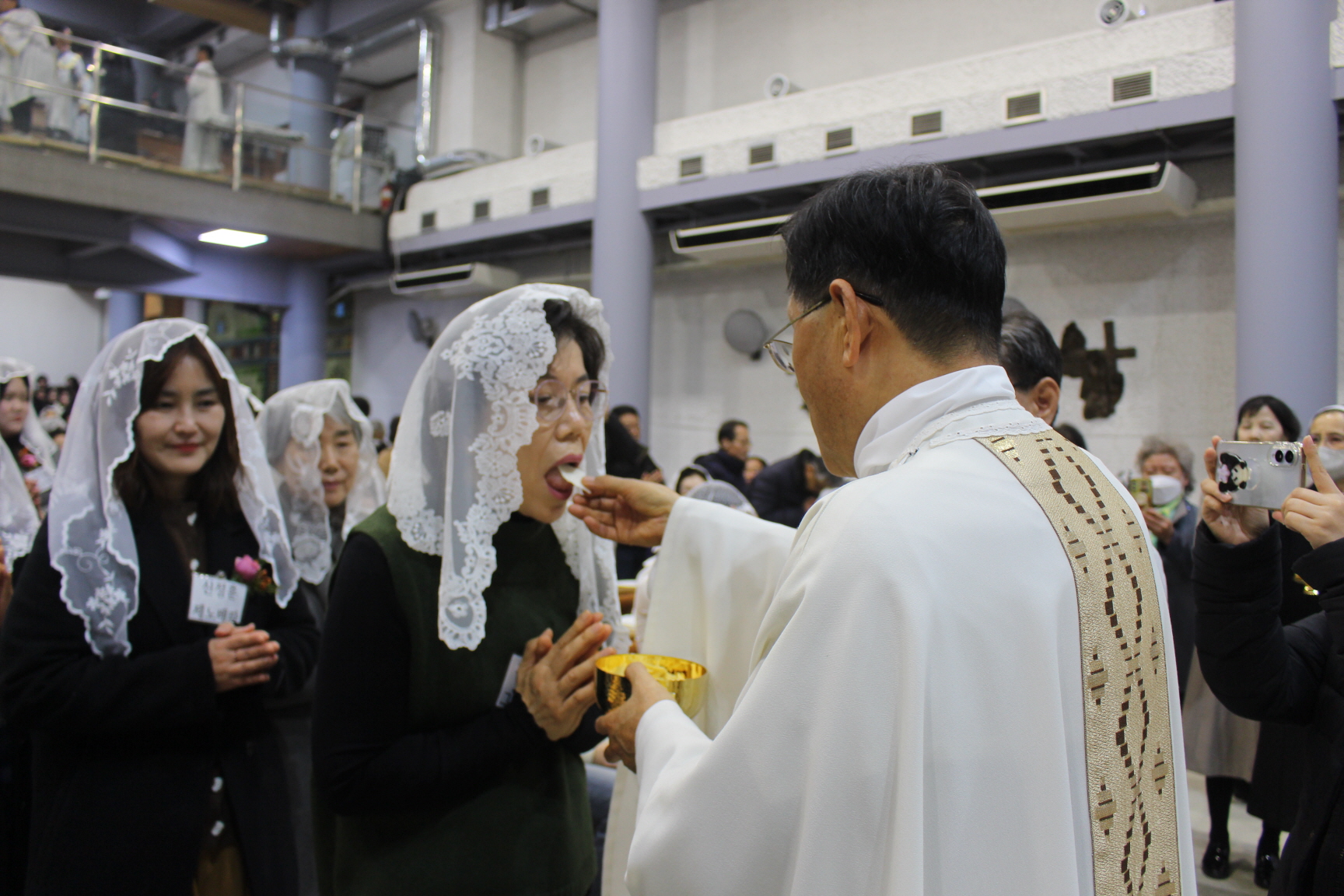 251225 성탄대축일 낮미사_첫영성체 (6).JPG