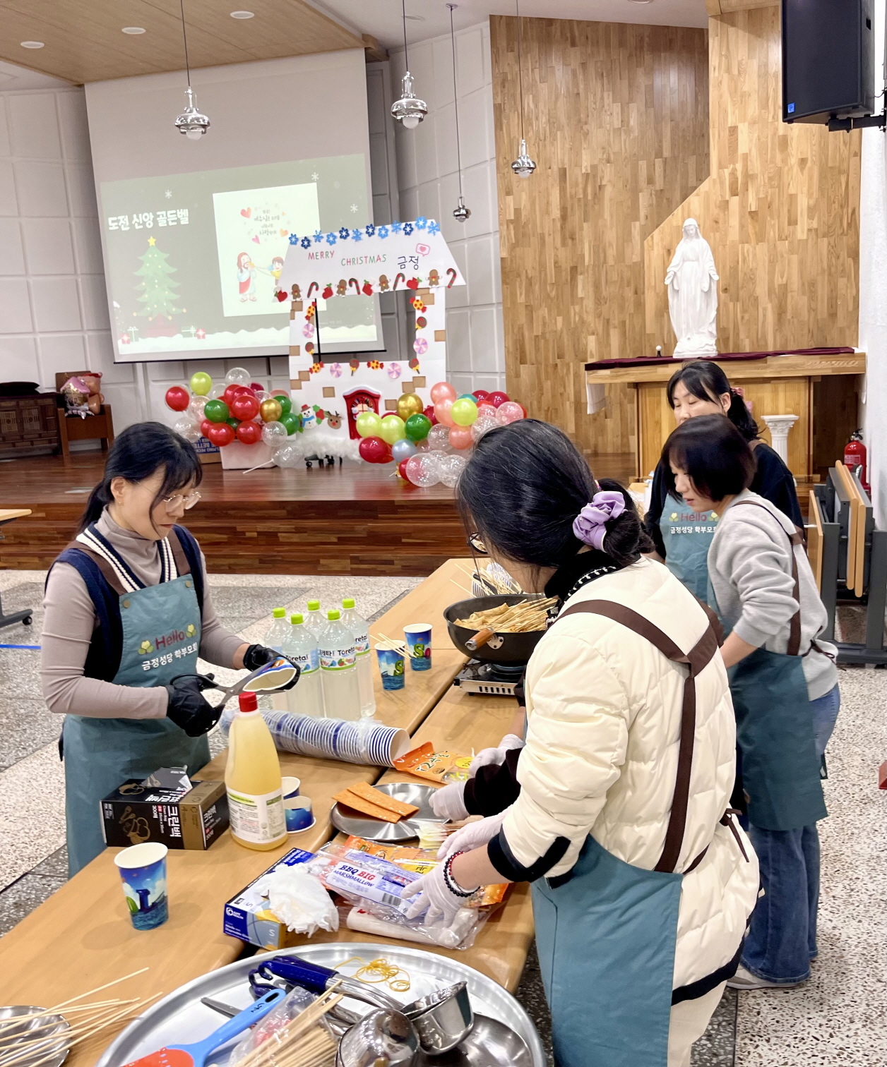 251220 성탄제_학부모회 간식준비 (9).jpg