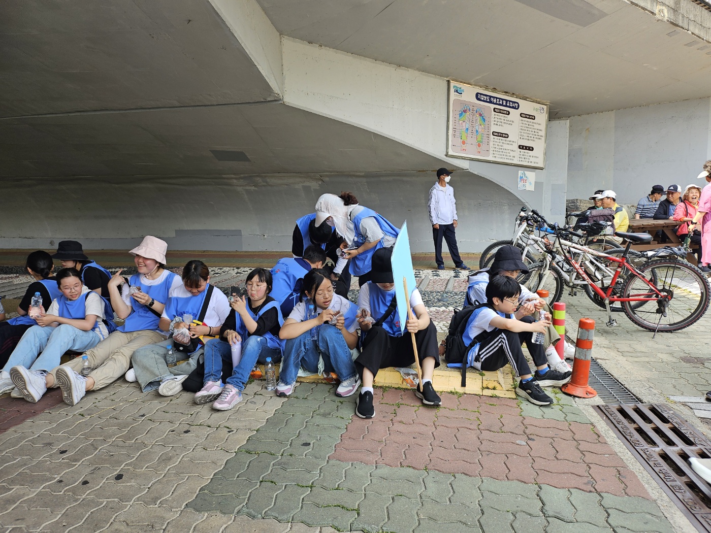 250531 주일학교도보순례 (37).jpg