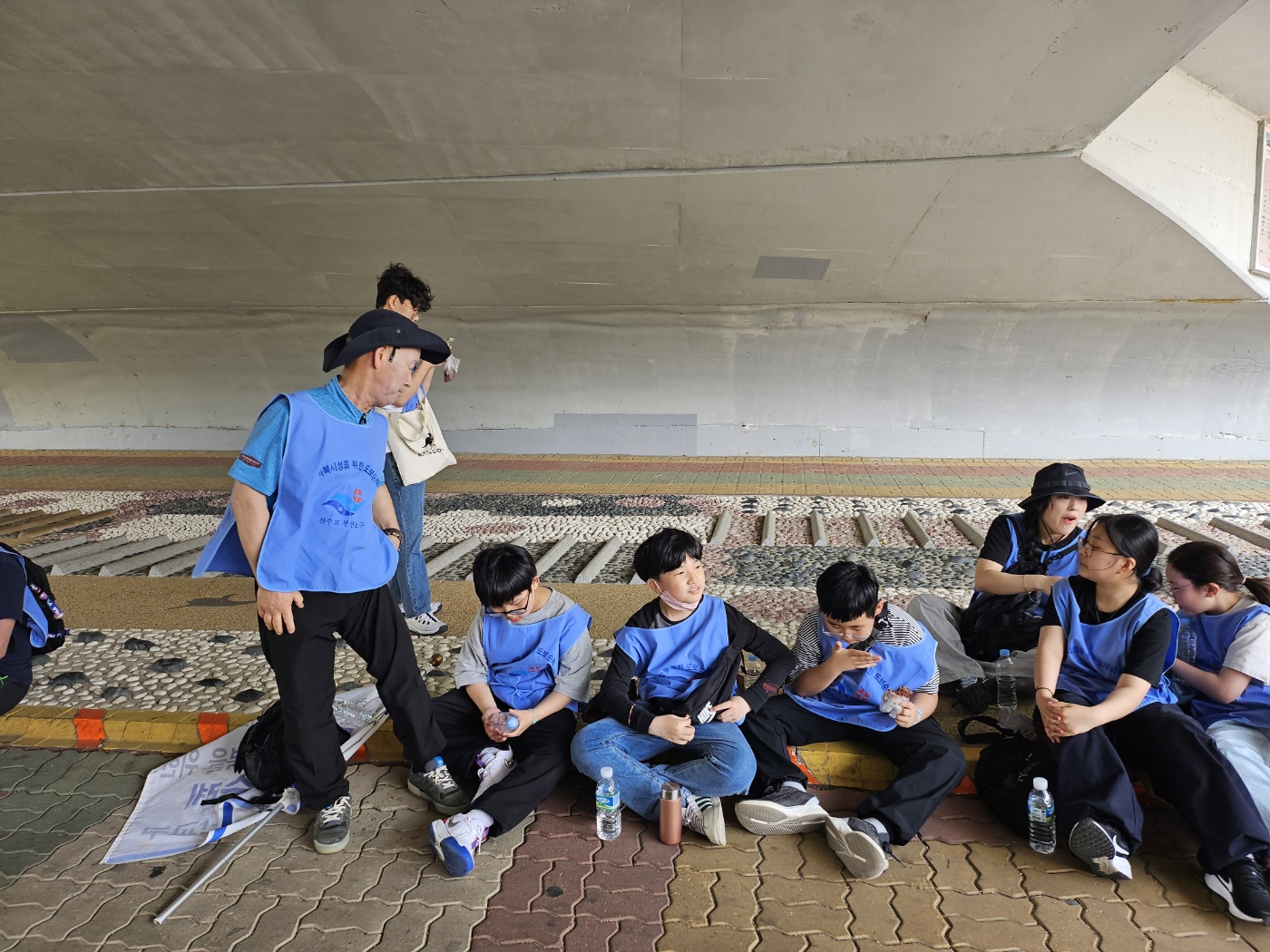 250531 주일학교도보순례 (39).jpg