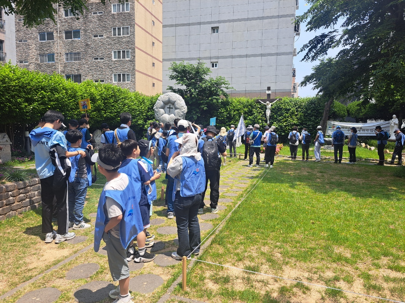 250531 주일학교도보순례 (23).jpg