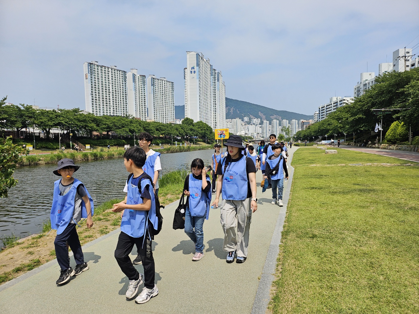 250531 주일학교도보순례 (47).jpg