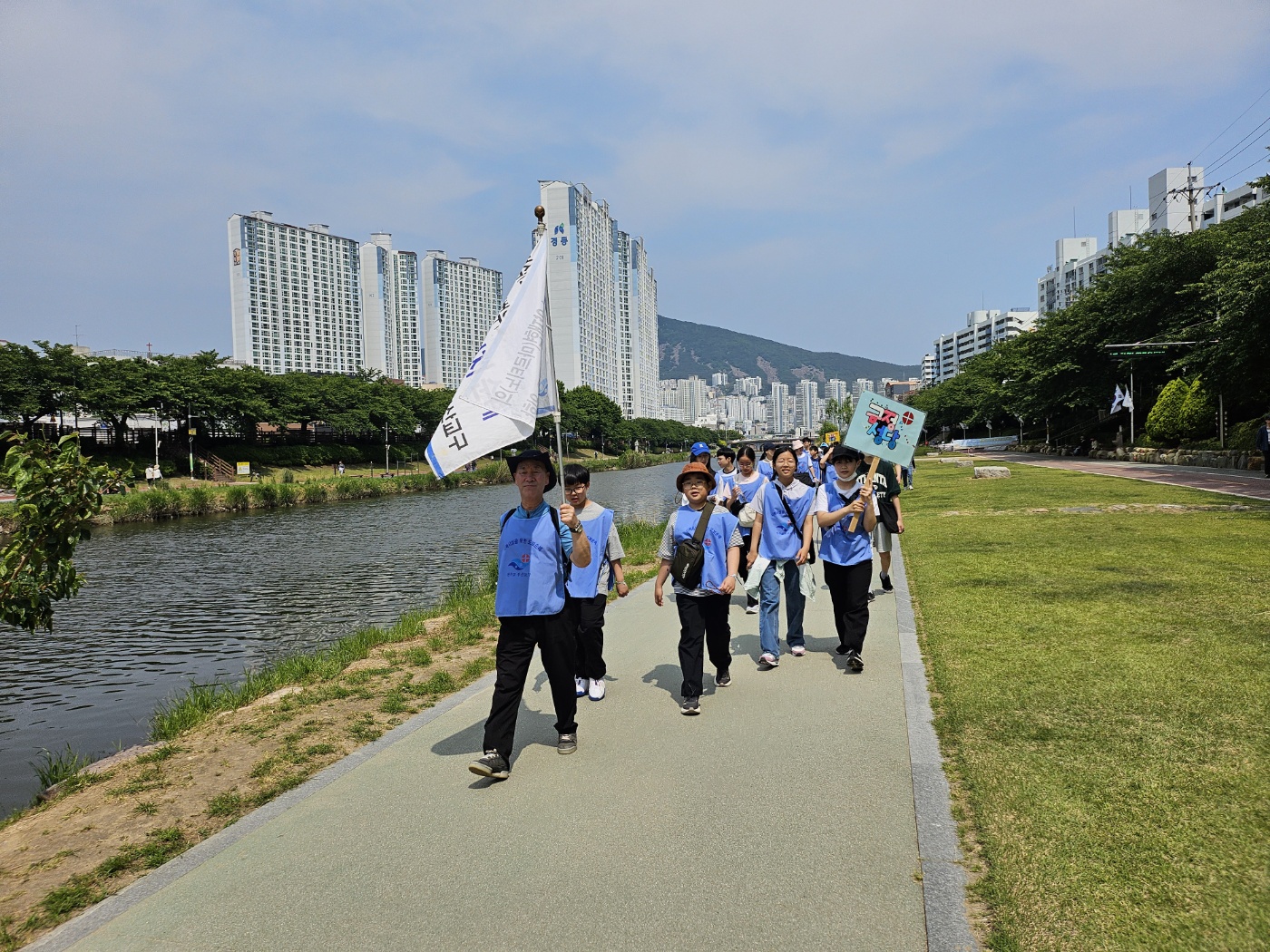 250531 주일학교도보순례 (44).jpg