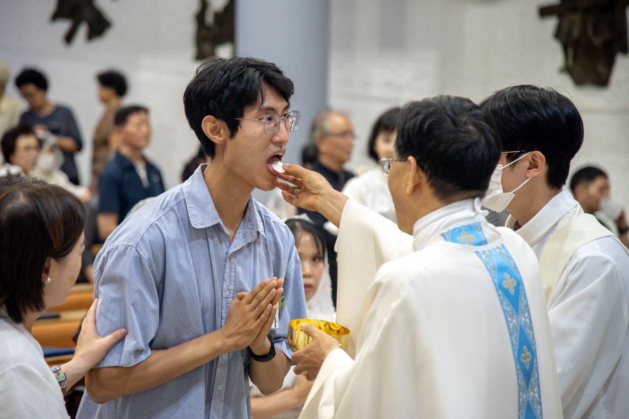 250815_첫영성체_049ps.jpg