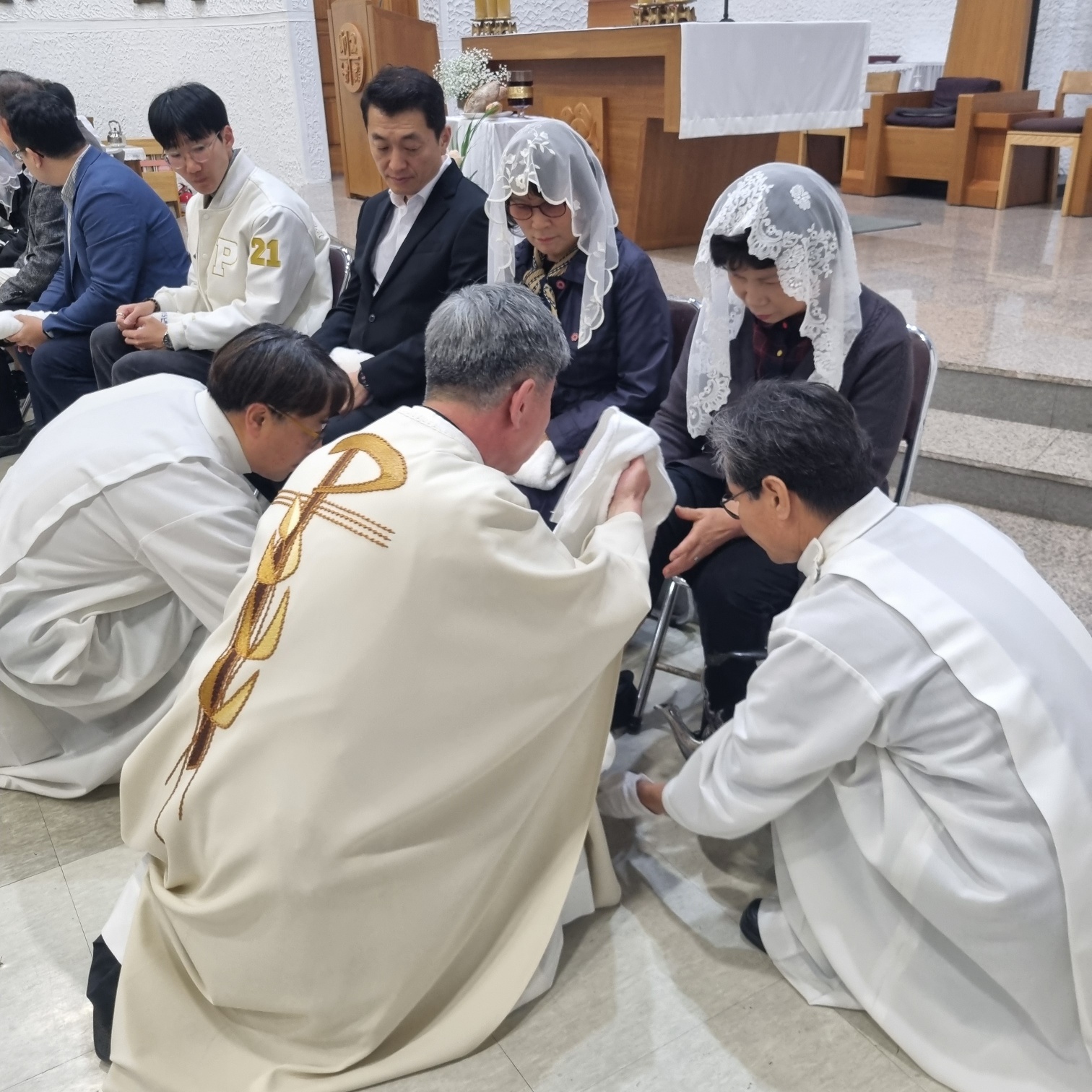 250417 주님만찬미사_폰 (9).jpg