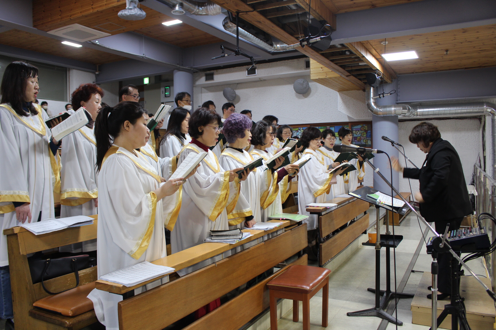 20250417 주님만찬미사 (29).JPG