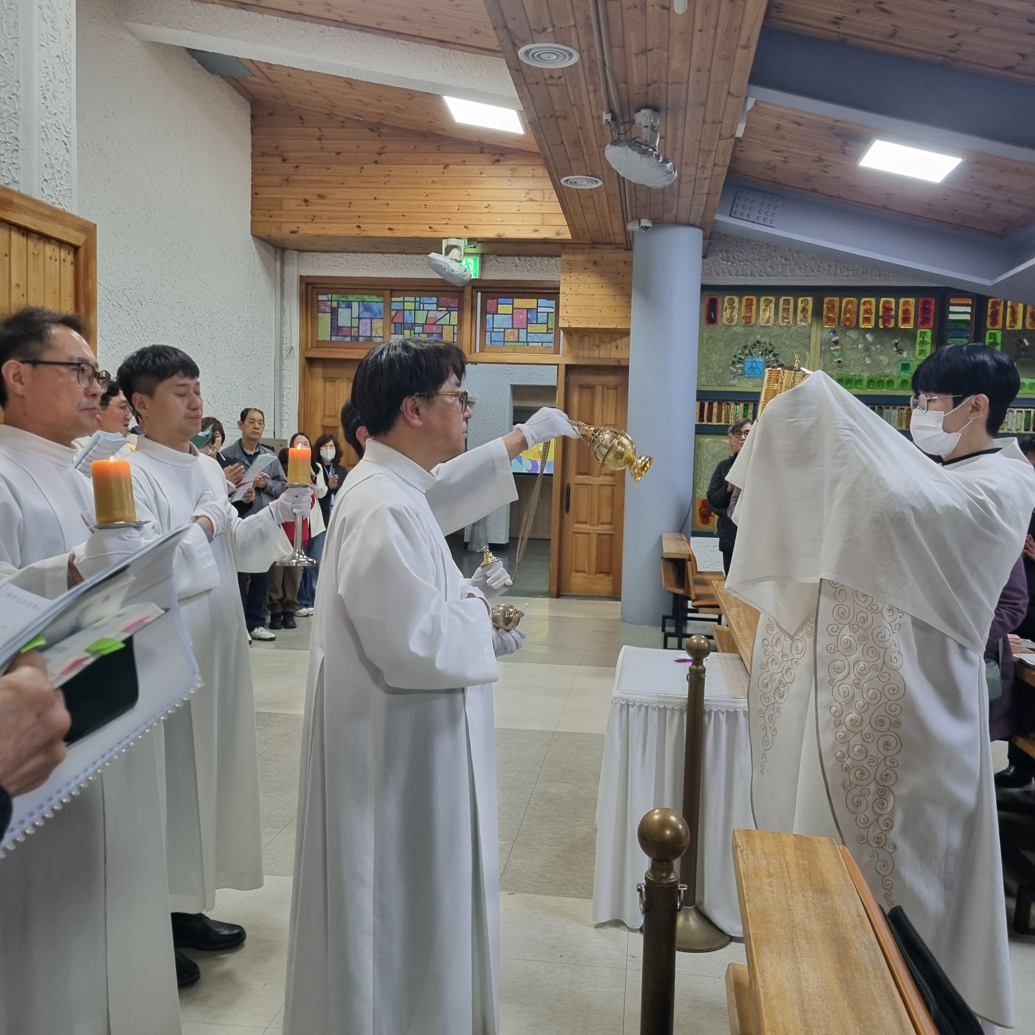 250417 주님만찬미사_폰 (18).jpg