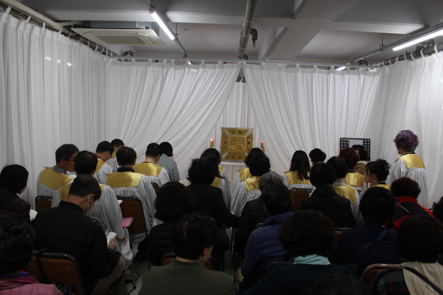 250417 주님만찬미사_성체조배 (5).JPG