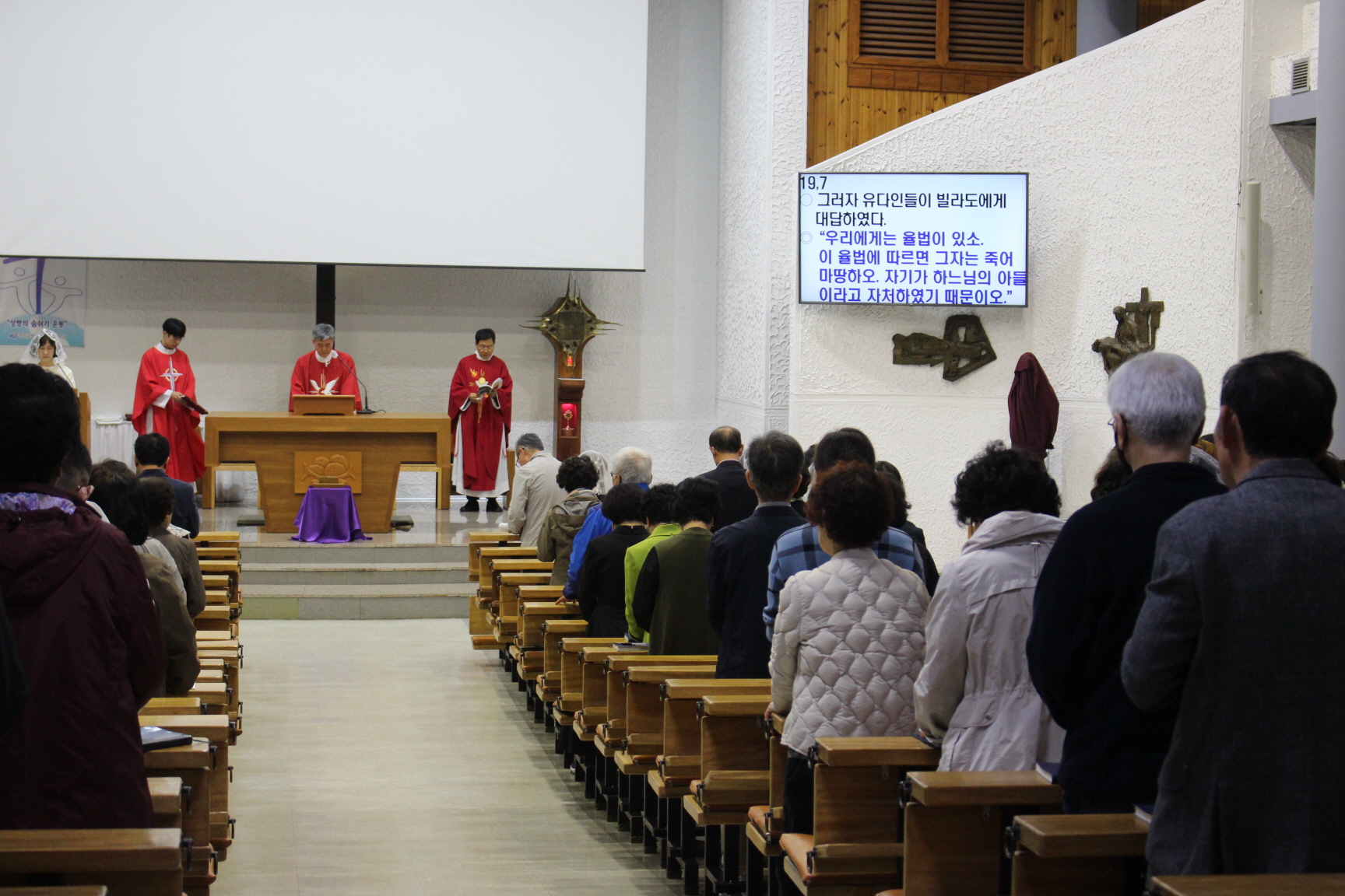 250418 성금요일_2수난복음 (10).JPG