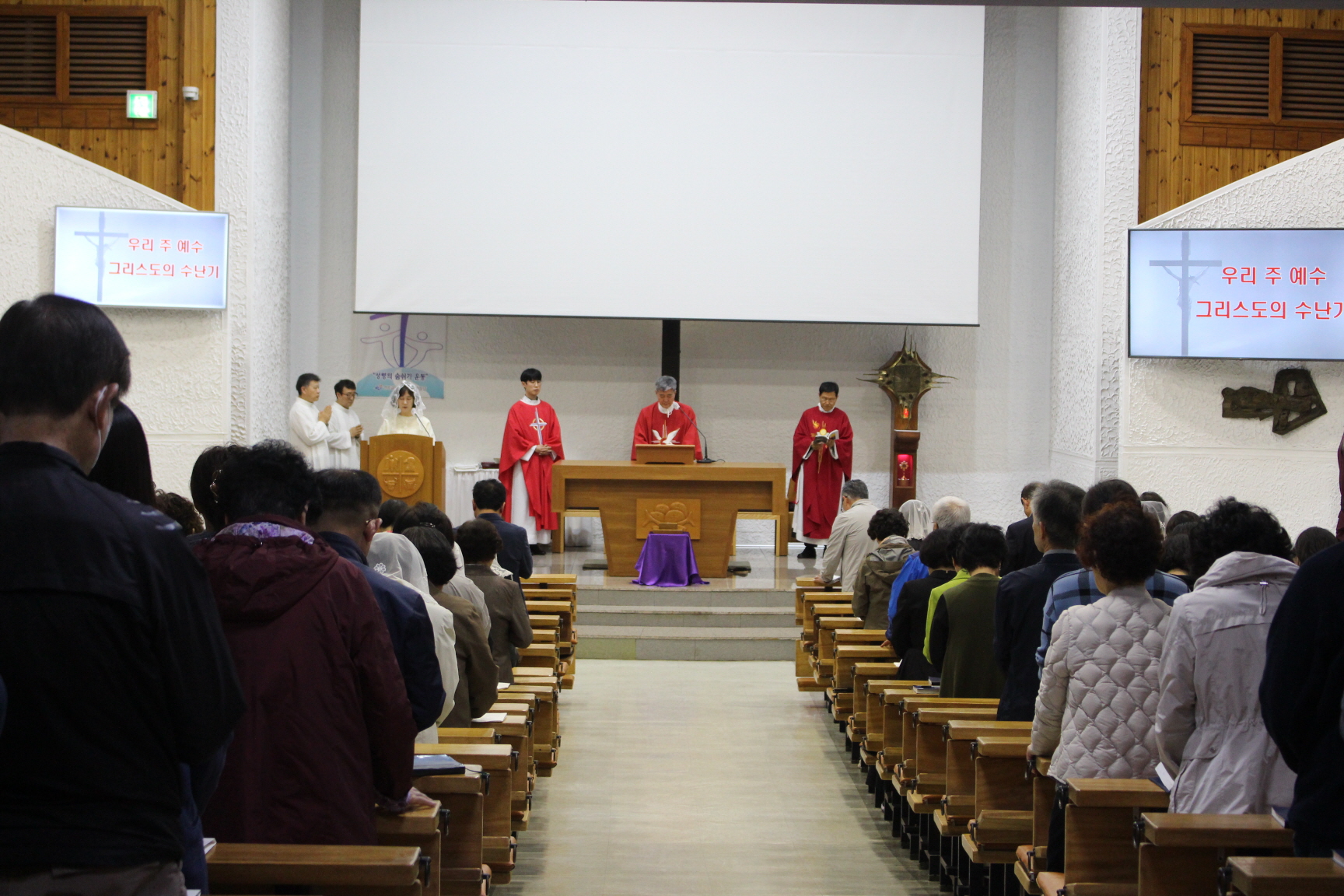 250418 성금요일_2수난복음 (9).JPG