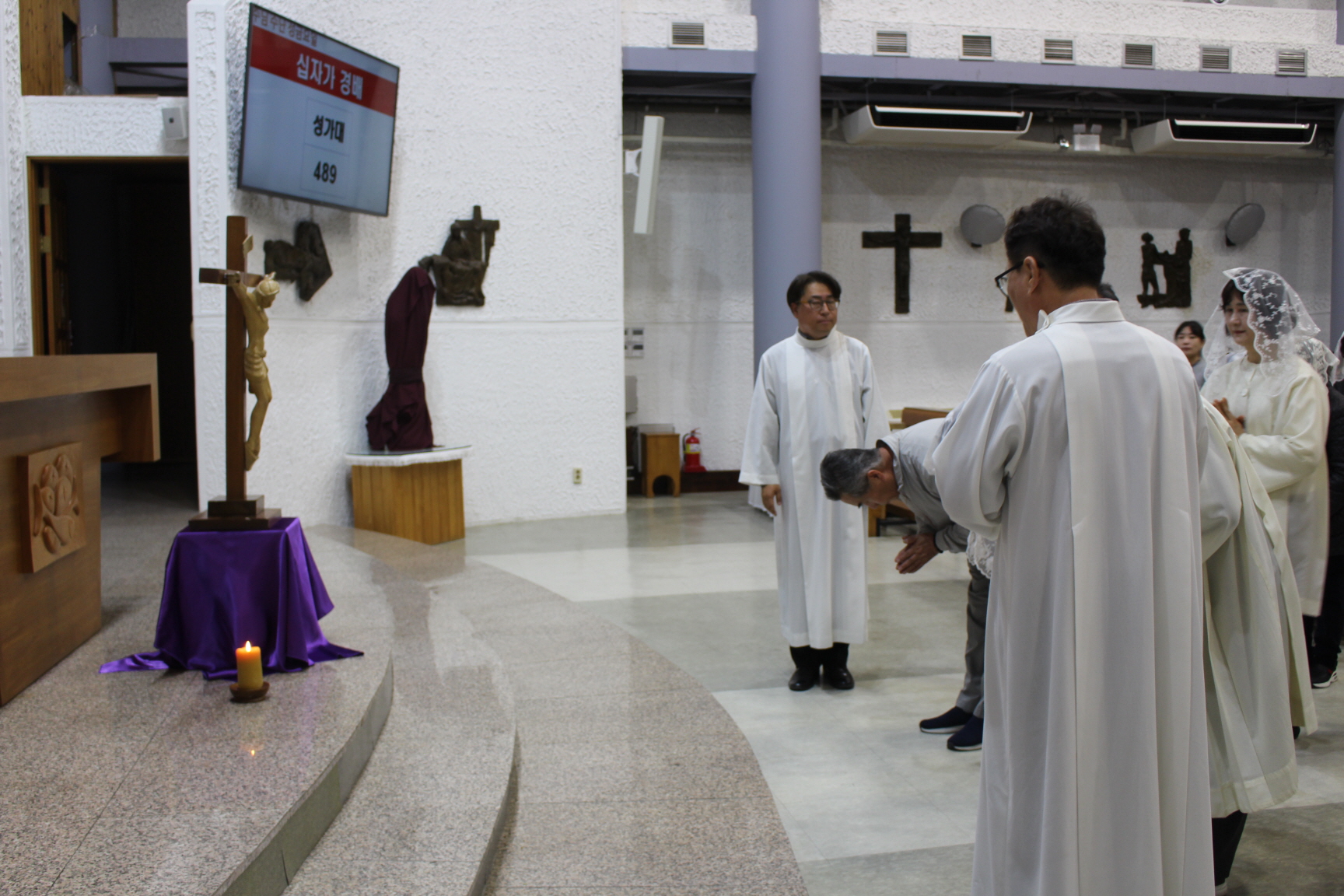 250418 성금요일_3십자가경배 (14).JPG