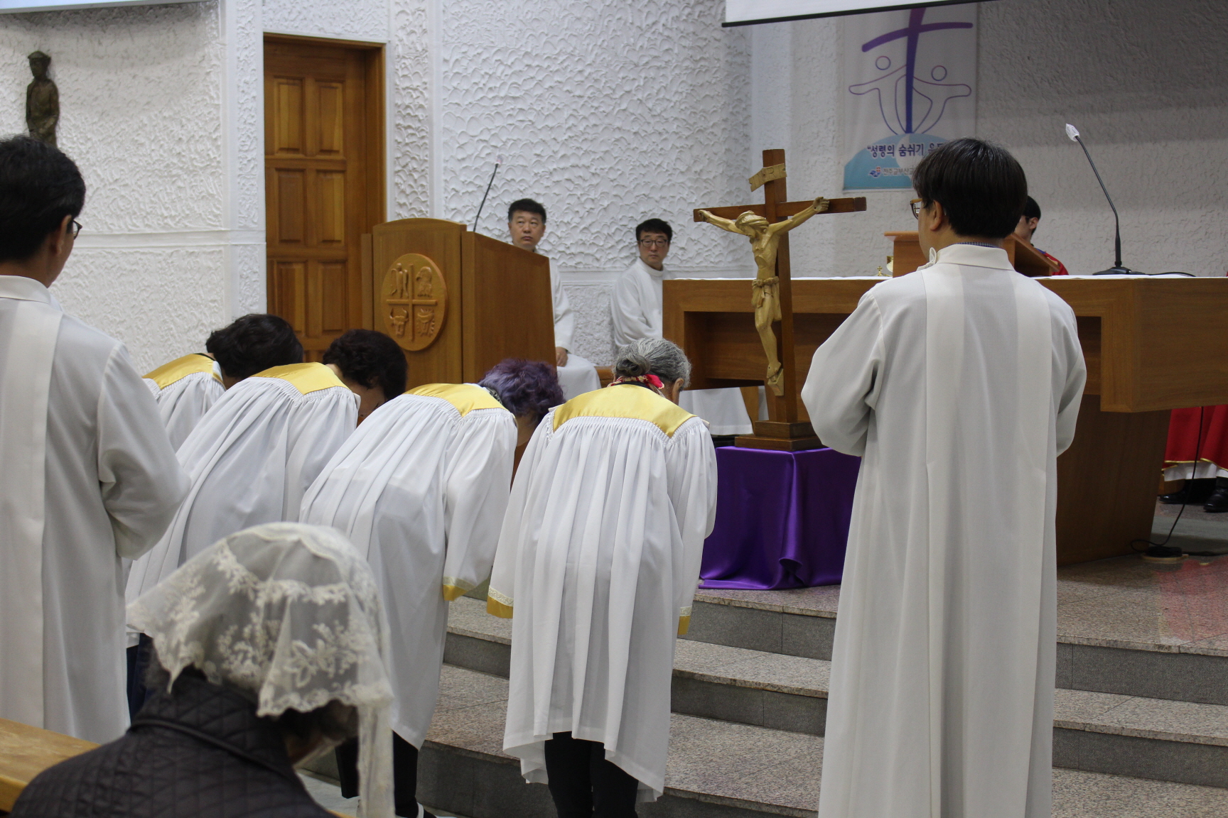 250418 성금요일_3십자가경배 (20).JPG