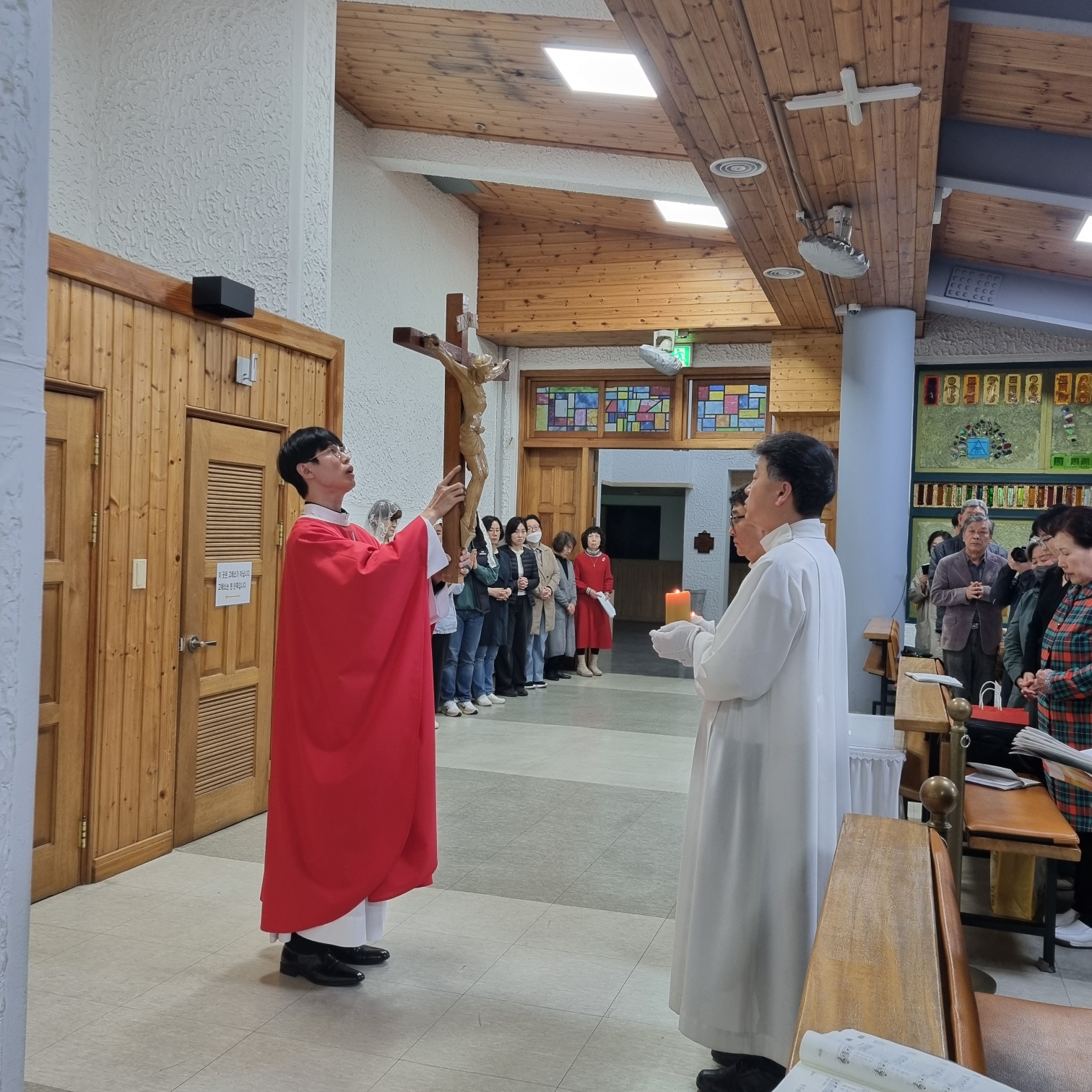 250418 성금요일_3십자가경배 (10).jpg