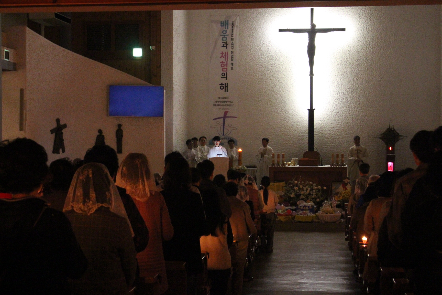 2504119 파스카성야_1빛의예식 (23).JPG