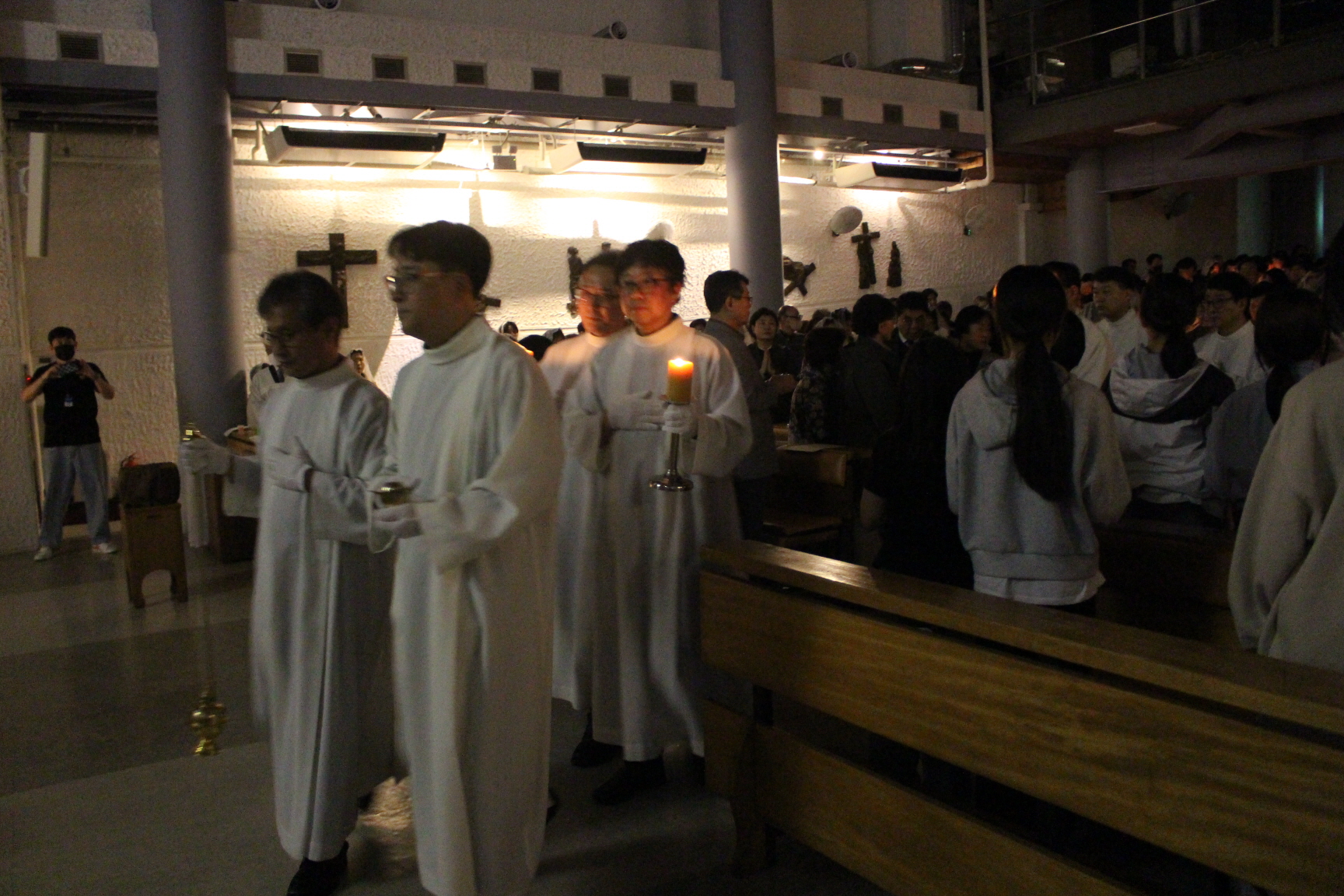 2504119 파스카성야_1빛의예식 (15).JPG