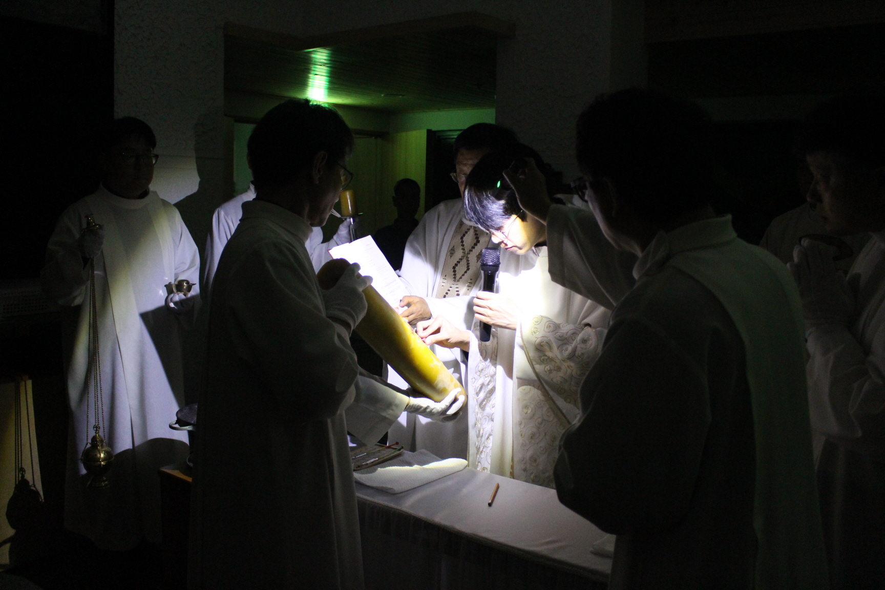 2504119 파스카성야_1빛의예식 (4).JPG