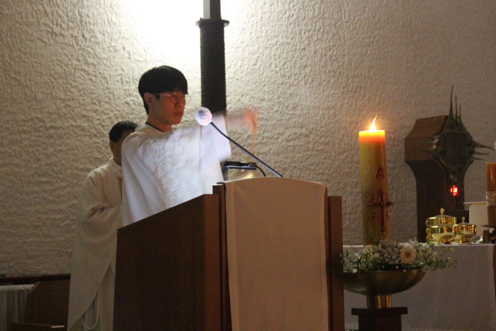 2504119 파스카성야_1빛의예식 (22).JPG