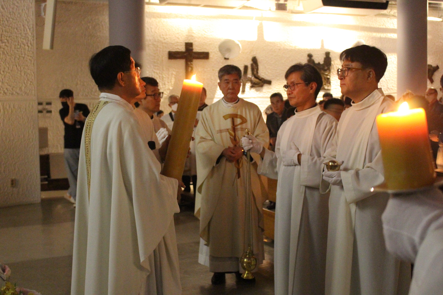 2504119 파스카성야_1빛의예식 (19).JPG