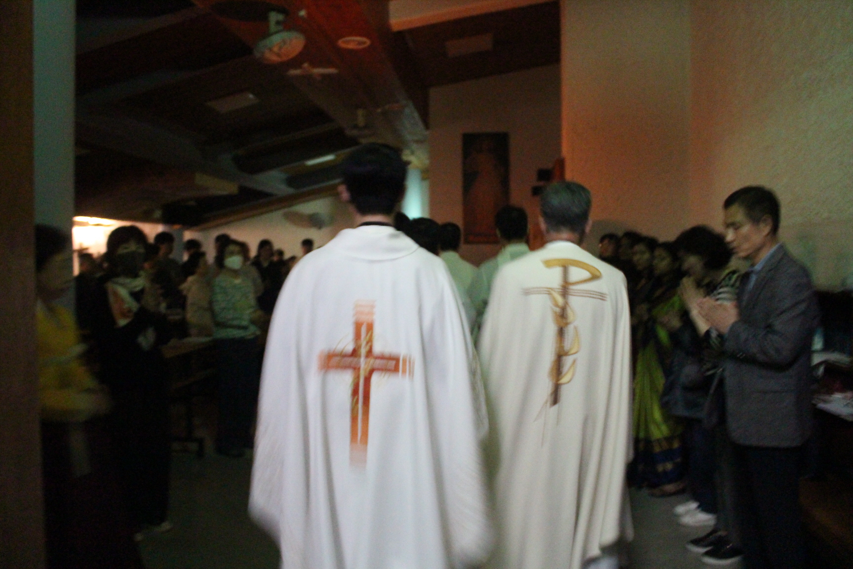 2504119 파스카성야_1빛의예식 (11).JPG