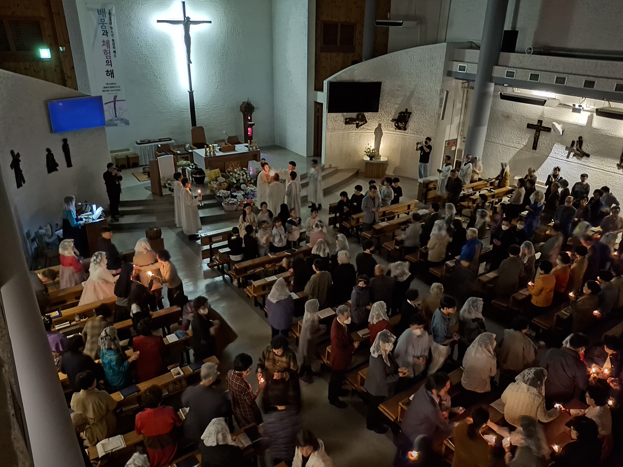 2504119 파스카성야_1빛의예식(2층) (7).jpg