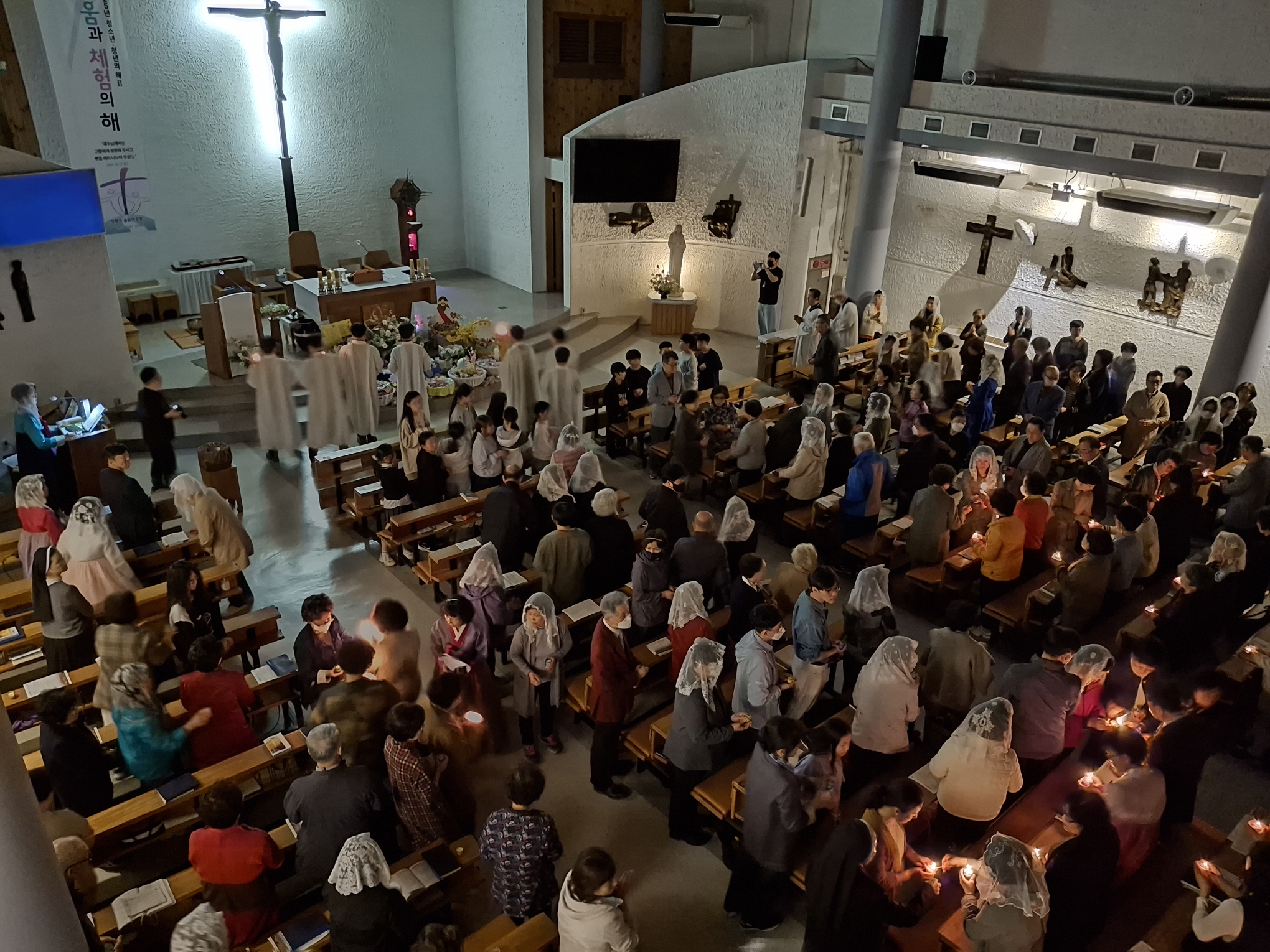 2504119 파스카성야_1빛의예식(2층) (6).jpg