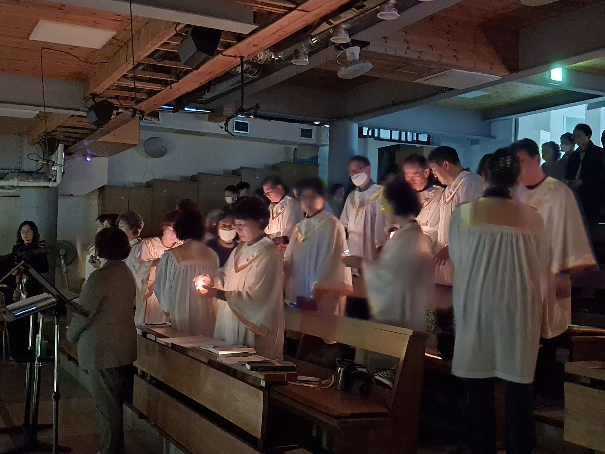 2504119 파스카성야_1빛의예식(2층) (11).jpg